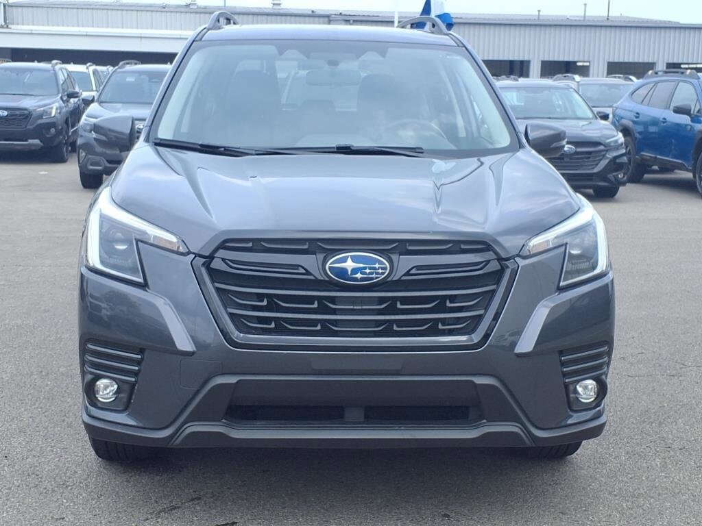 2024 Subaru Forester Limited photo 2