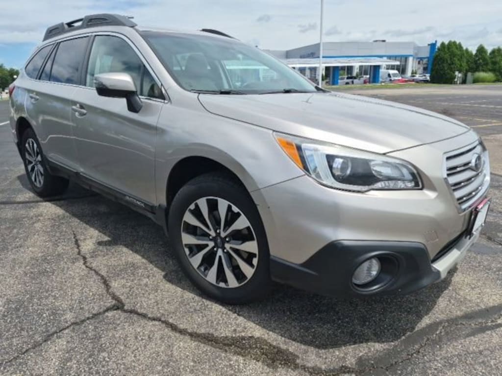 Used 2015 Subaru Outback 2.5i Limited w/Moonroof/KeylessAccess/Nav/EyeSight SUV