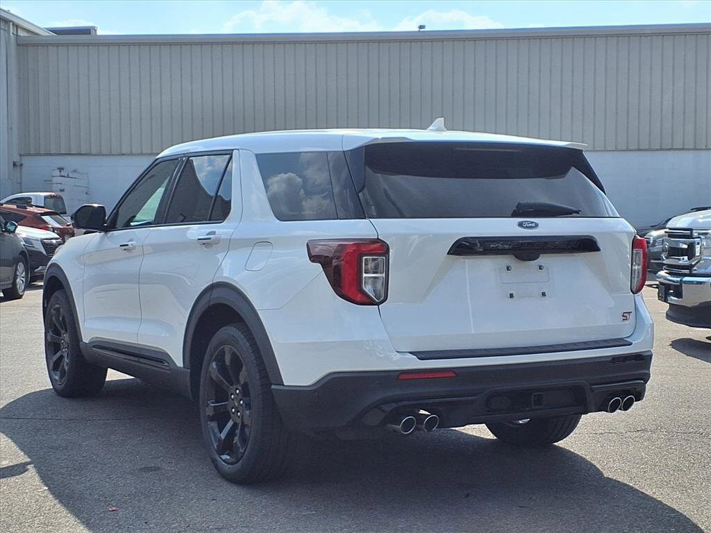 2021 Ford Explorer ST photo 4