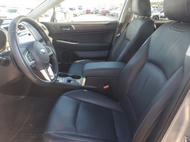 2017 Subaru Outback 2.5i Limited photo 3
