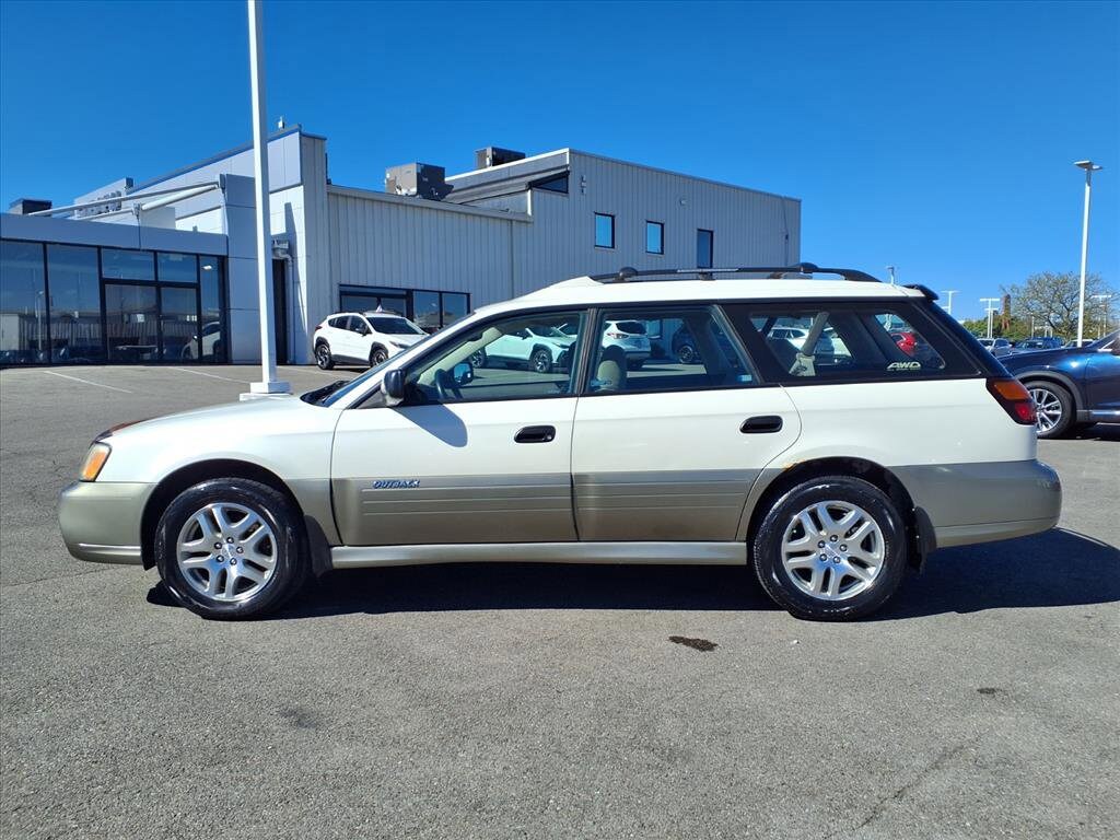 2004 Subaru Outback Base photo 3