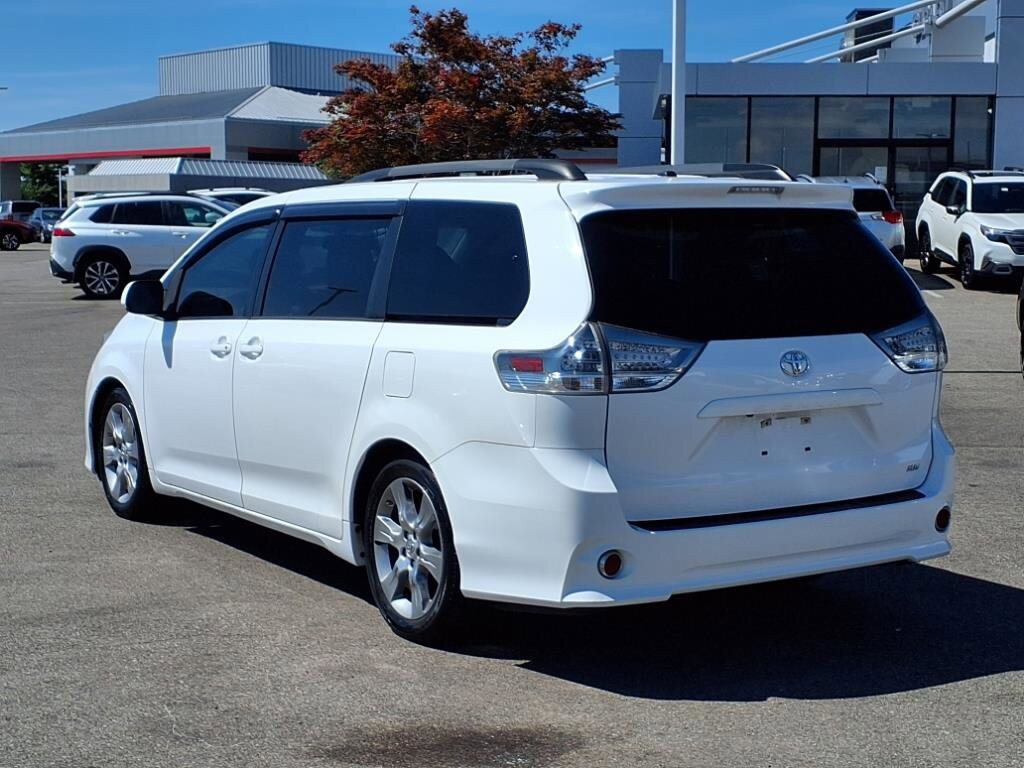 2012 Toyota Sienna photo 4
