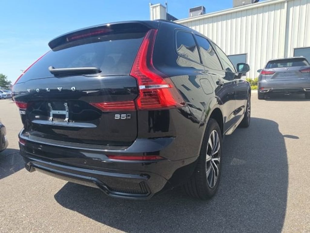 Used 2023 Volvo XC60 B5 AWD Plus Dark SUV