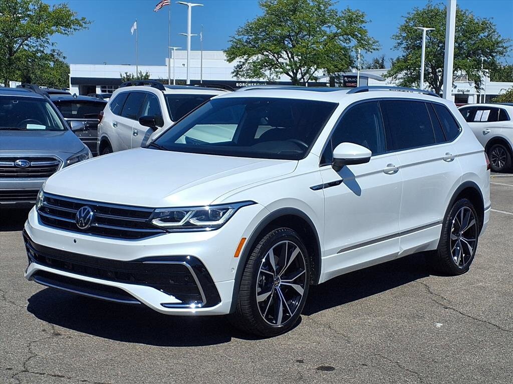 2024 Volkswagen Tiguan SEL R-Line Black photo 2