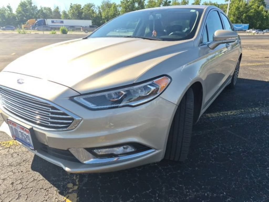 Used 2017 Ford Fusion SE Sedan
