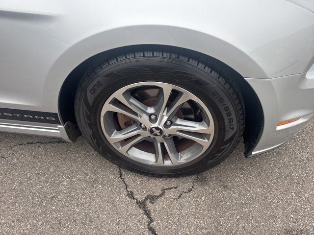 2014 Ford Mustang V6 Premium photo 2