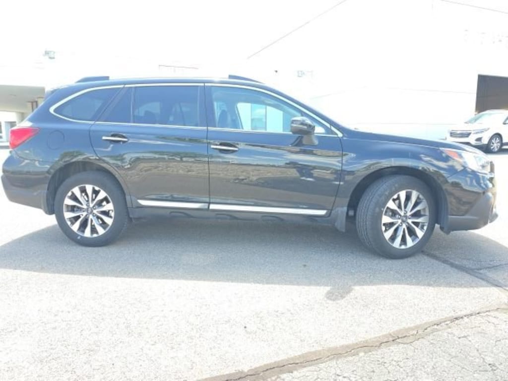 Used 2018 Subaru Outback 2.5i Touring with Starlink SUV