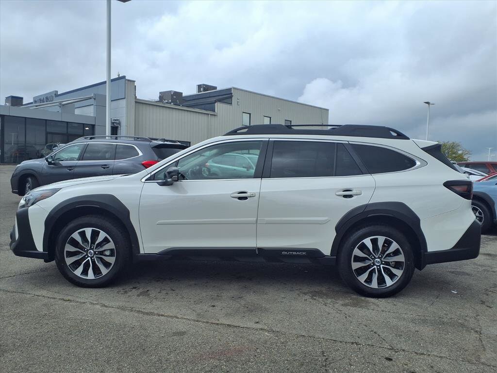 2025 Subaru Outback Limited XT photo 3