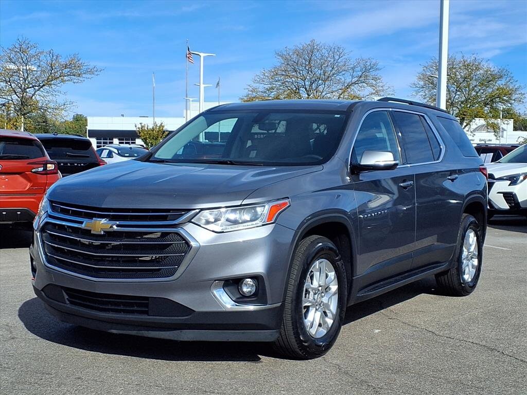 2020 Chevrolet Traverse Cloth 1LT photo 2