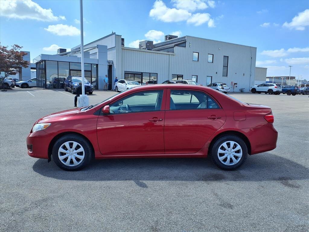 2010 Toyota Corolla LE photo 3