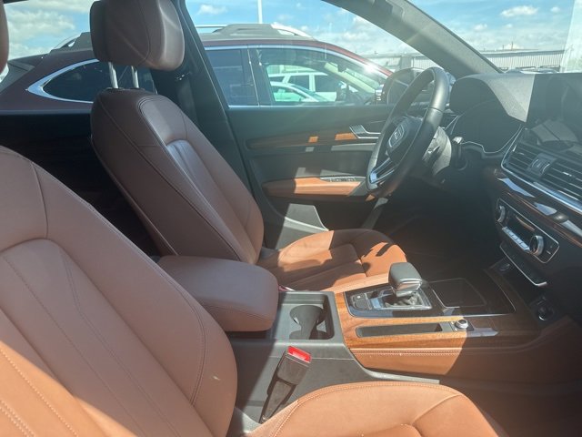 2023 Audi Q5 45 S line Premium photo 3