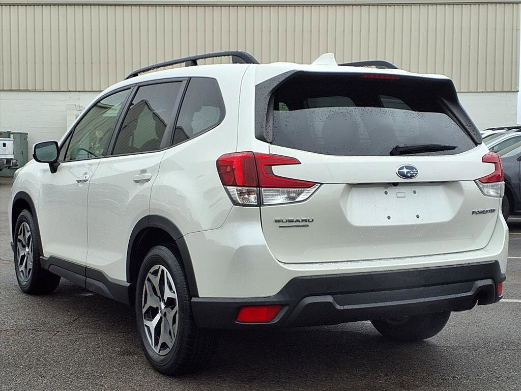 2020 Subaru Forester Premium photo 4
