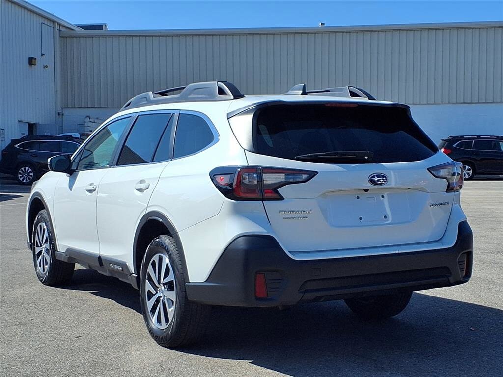 2022 Subaru Outback Premium photo 3