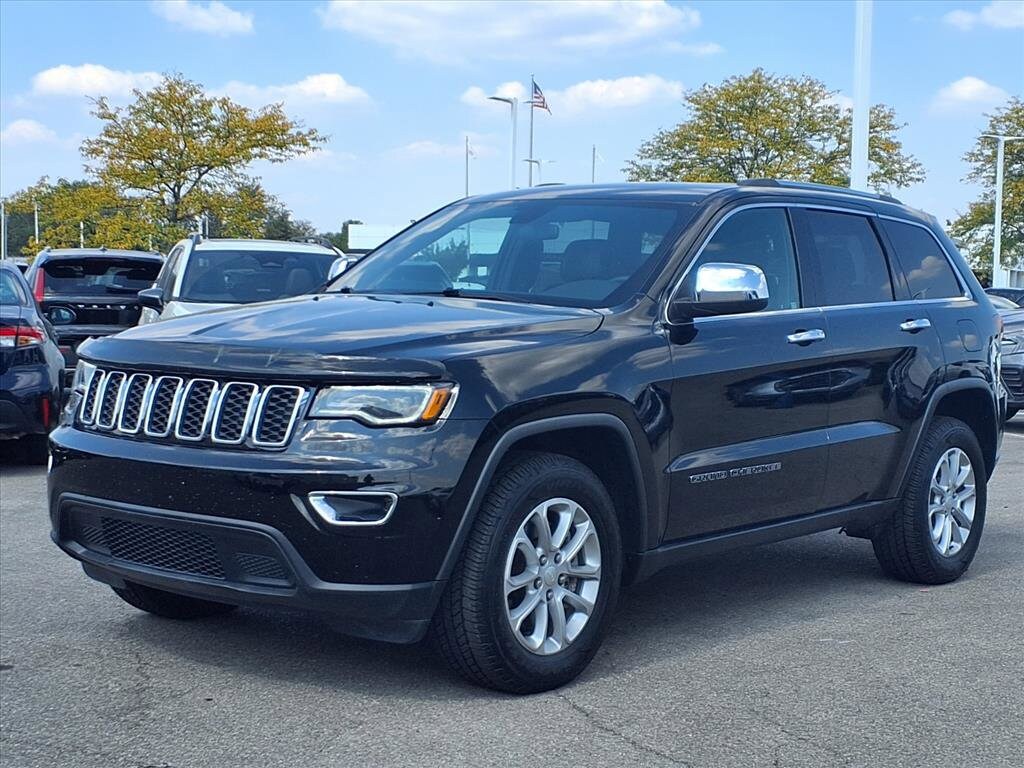 2021 Jeep Grand Cherokee Laredo X photo 2