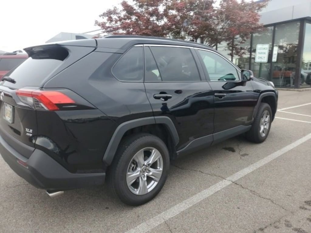 Used 2022 Toyota RAV4 XLE SUV