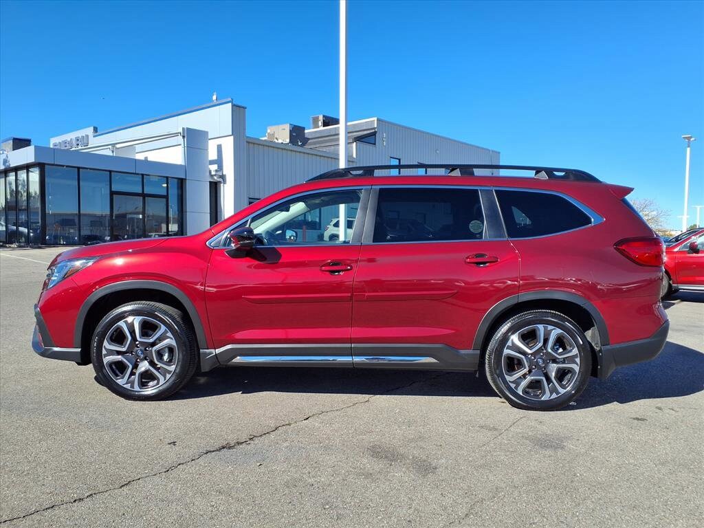 2024 Subaru Ascent Limited photo 3