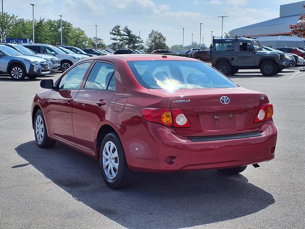 2010 Toyota Corolla LE photo 4