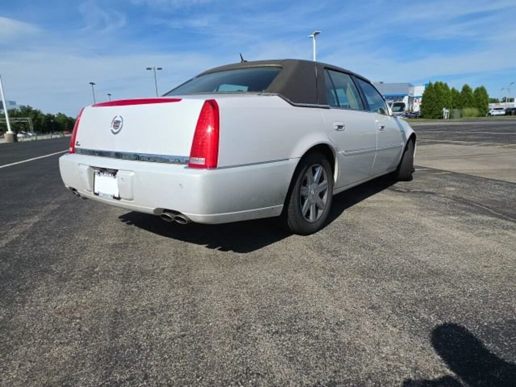Used 2006 CADILLAC DTS Sedan