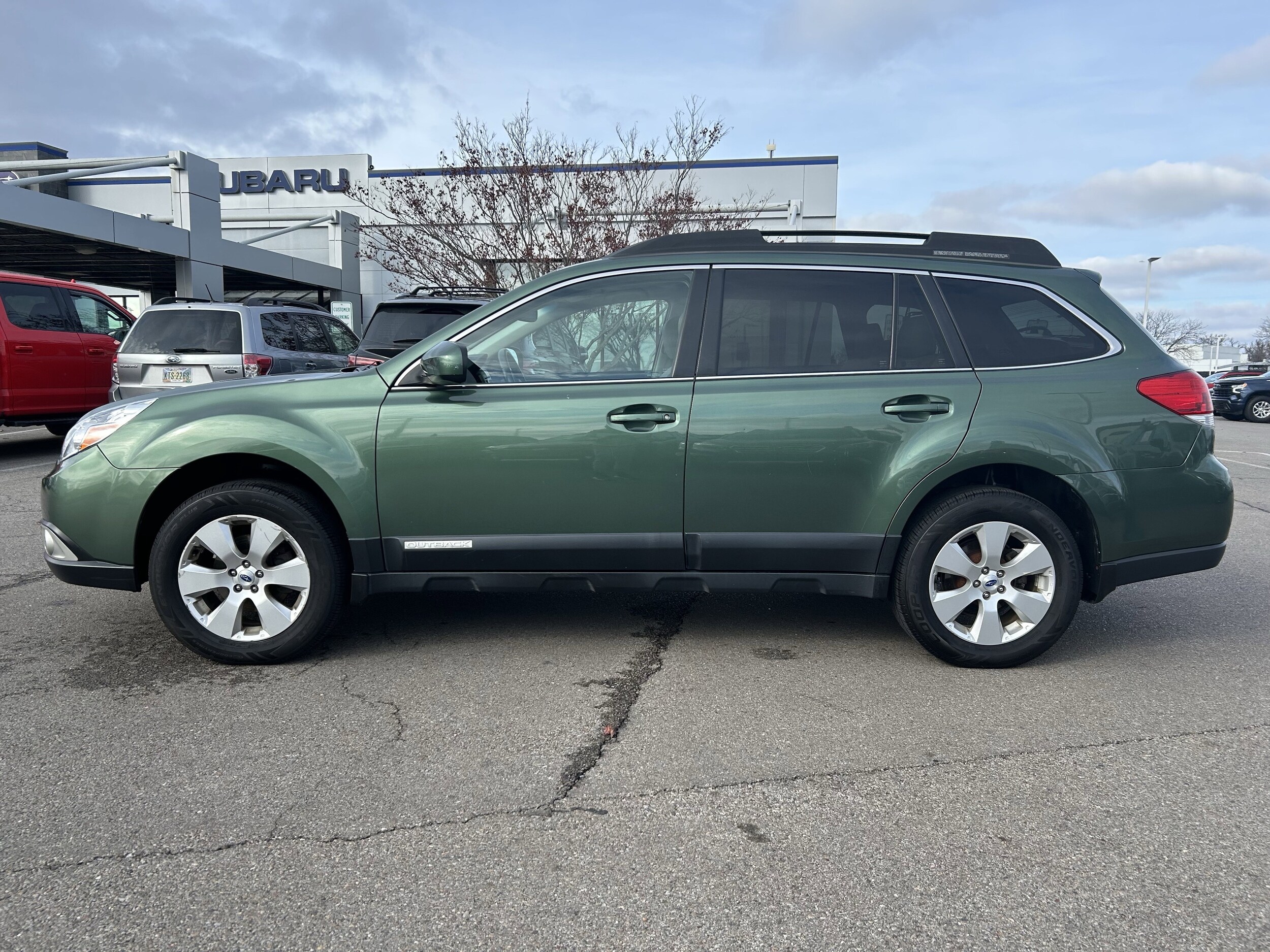 2012 Subaru Outback 2.5i Limited photo 3