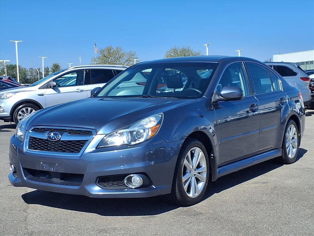 2013 Subaru Legacy 2.5i Limited photo 2