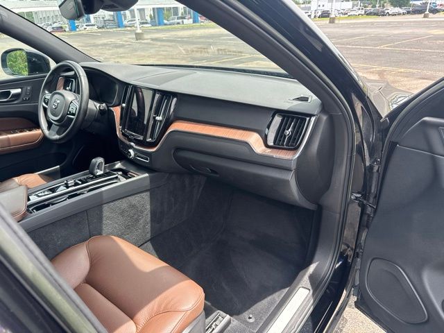 2023 Volvo XC60 Plus - Photo 13