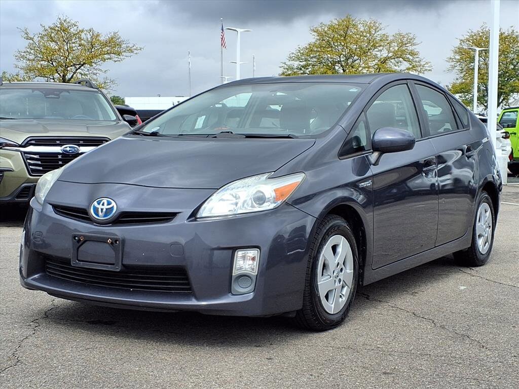 2010 Toyota Prius Two photo 2