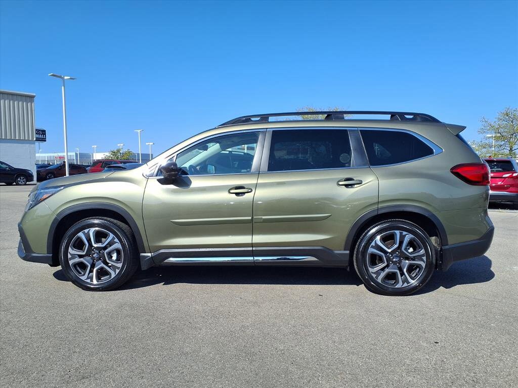 2024 Subaru Ascent Limited photo 3
