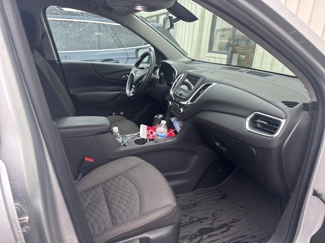 2019 Chevrolet Equinox photo 2