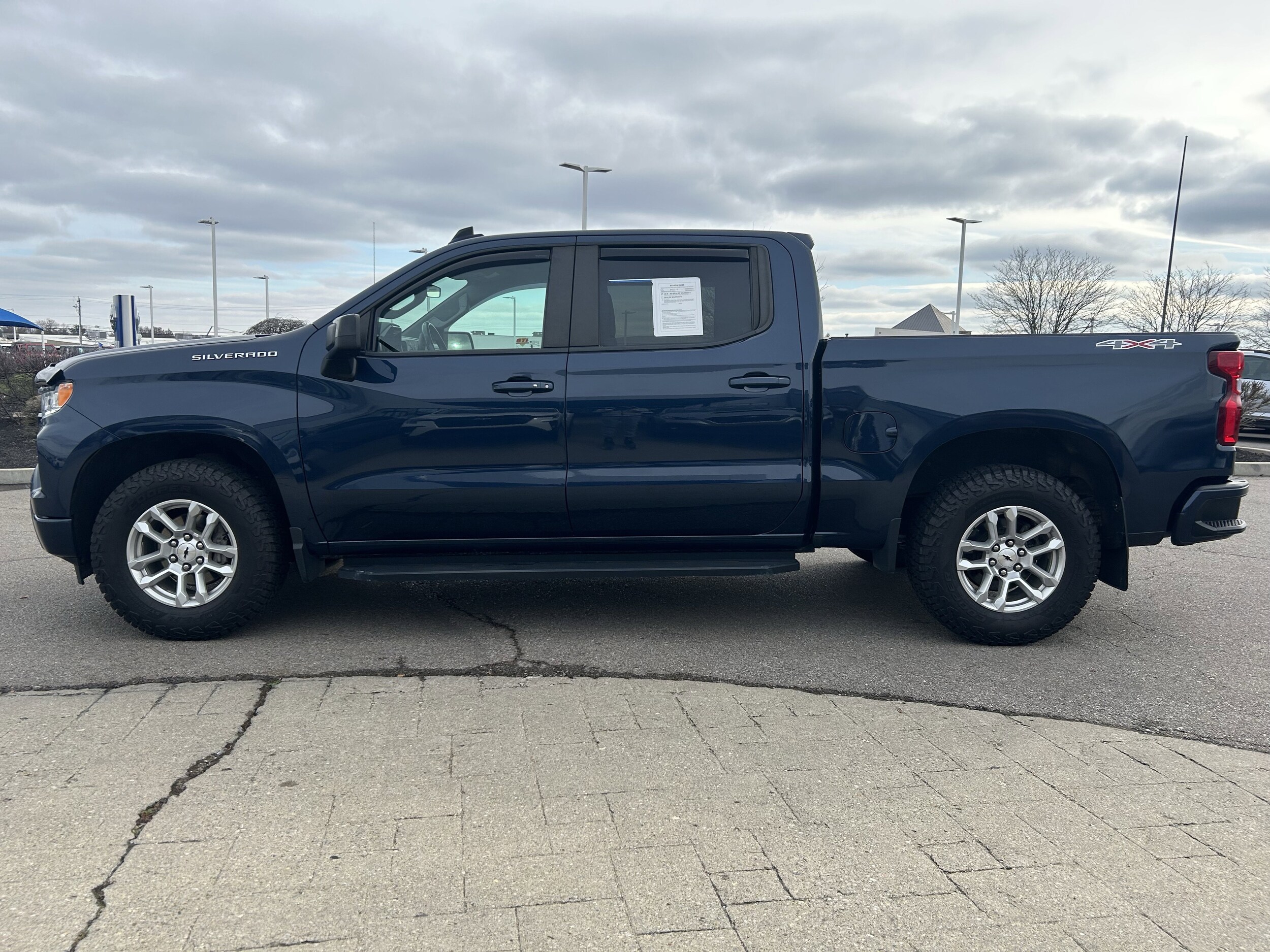 2022 Chevrolet Silverado 1500 RST photo 4