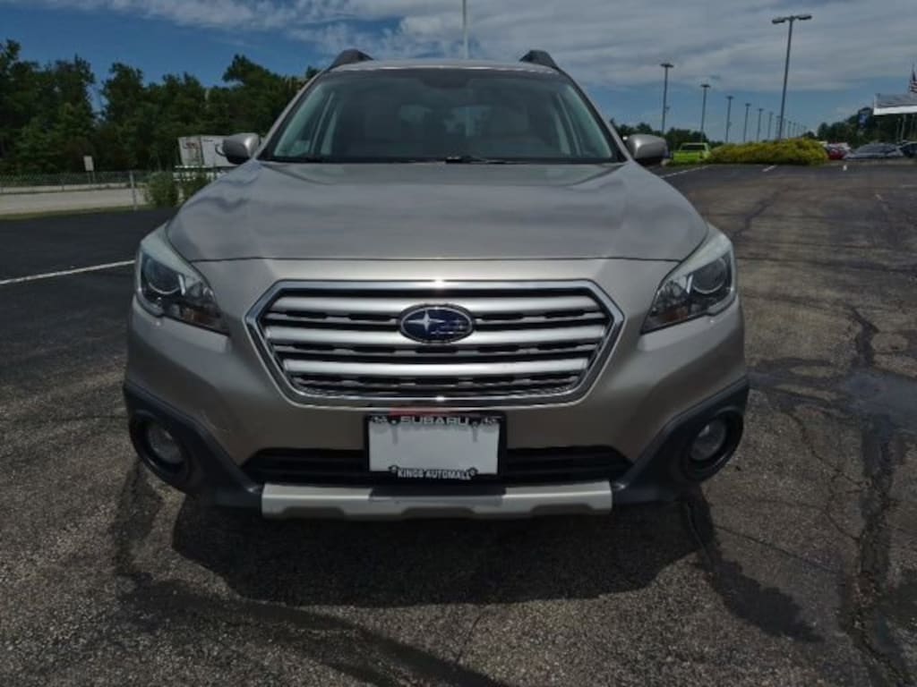 Used 2015 Subaru Outback 2.5i Limited w/Moonroof/KeylessAccess/Nav/EyeSight SUV