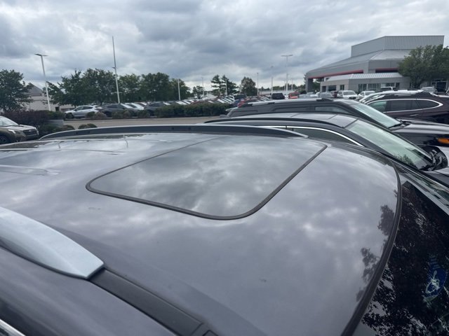 2020 Honda Pilot Touring photo 2