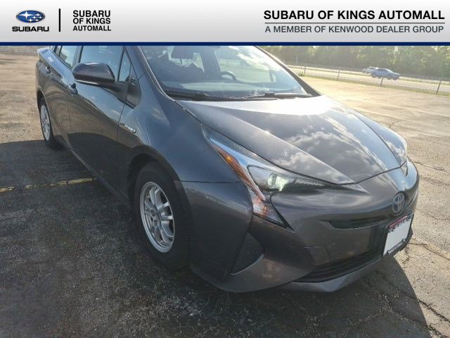 2017 Toyota Prius Two's photo
