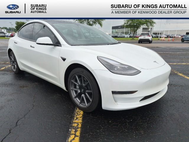 2023 Tesla Model 3 -'s photo