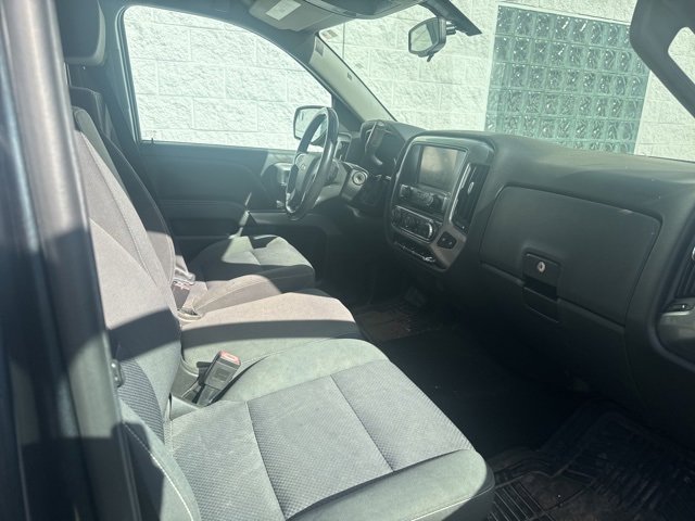 2018 Chevrolet Silverado 1500 photo 2