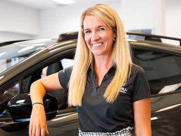 Staff member Kelly Weyler from ID_9e43f91d3187