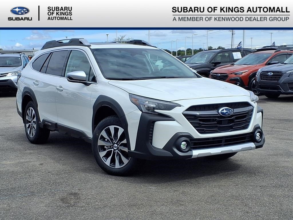 2025 Subaru Outback Touring's photo
