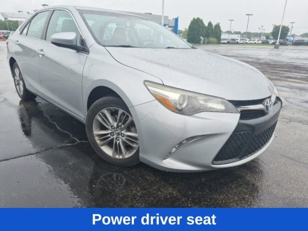 Used 2015 Toyota Camry SE Sedan