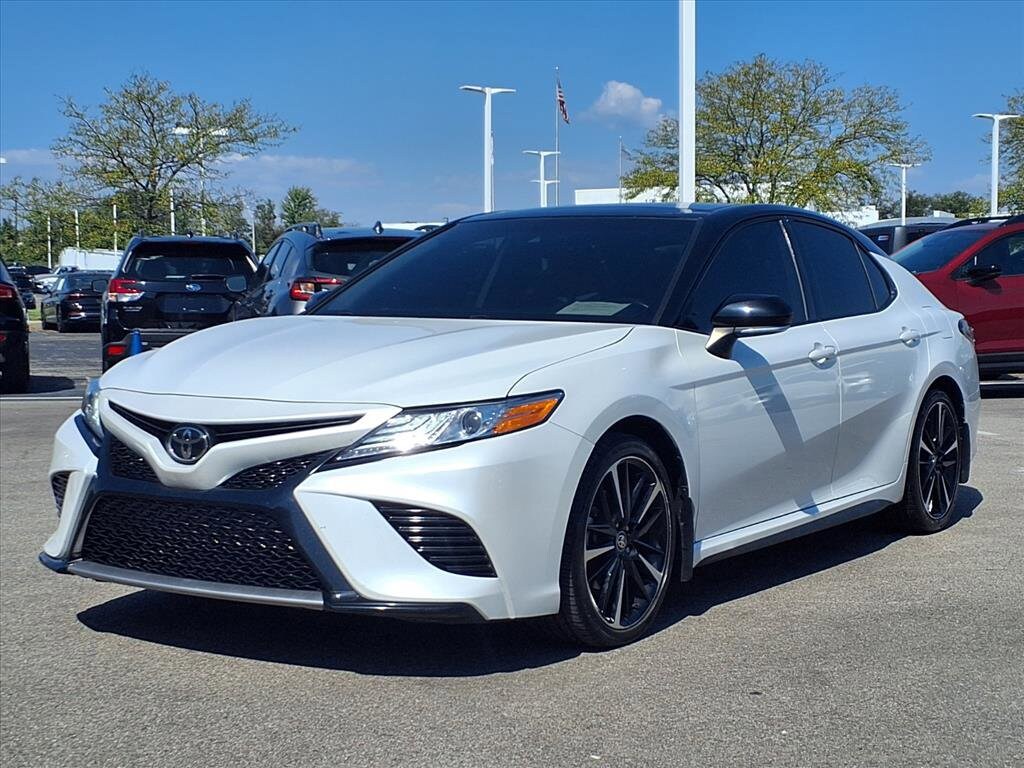 2020 Toyota Camry XSE photo 2