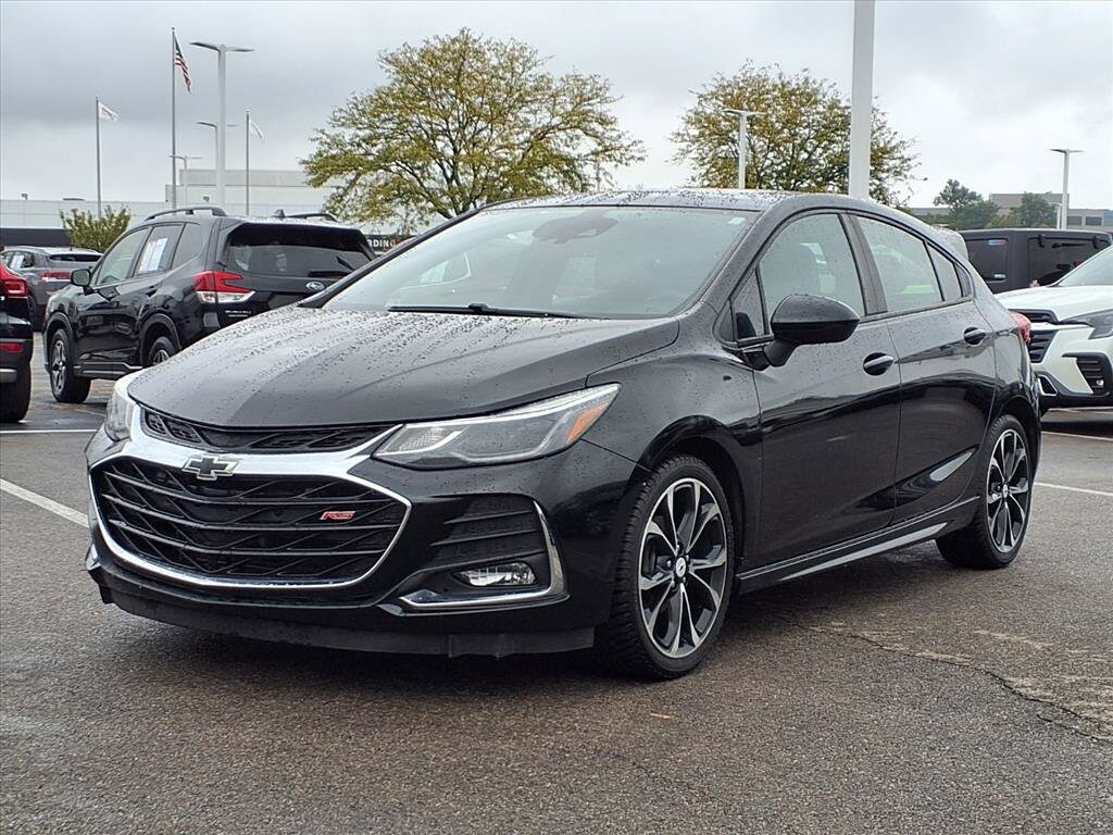 2019 Chevrolet Cruze Premier photo 2