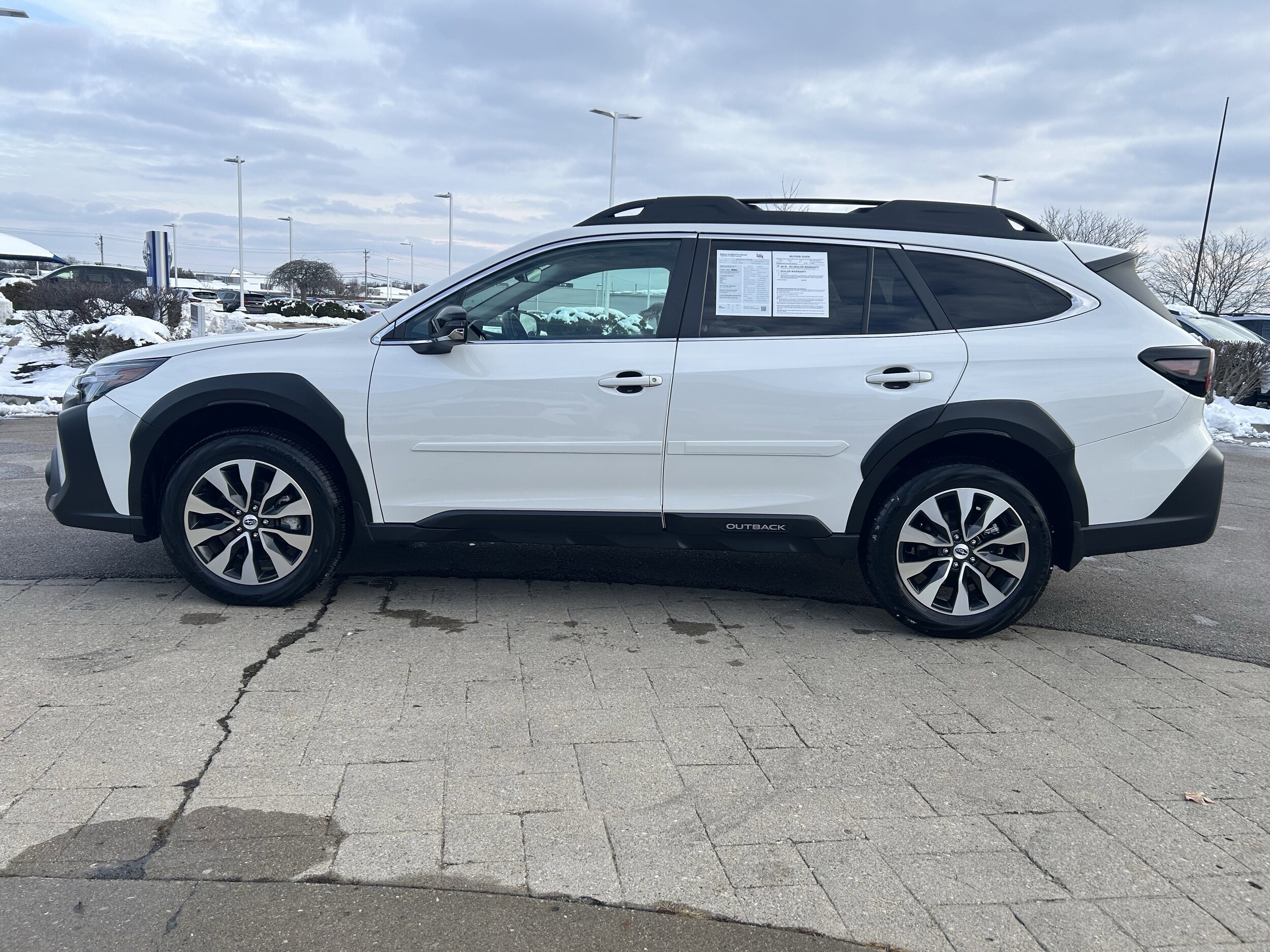 2025 Subaru Outback Limited photo 4