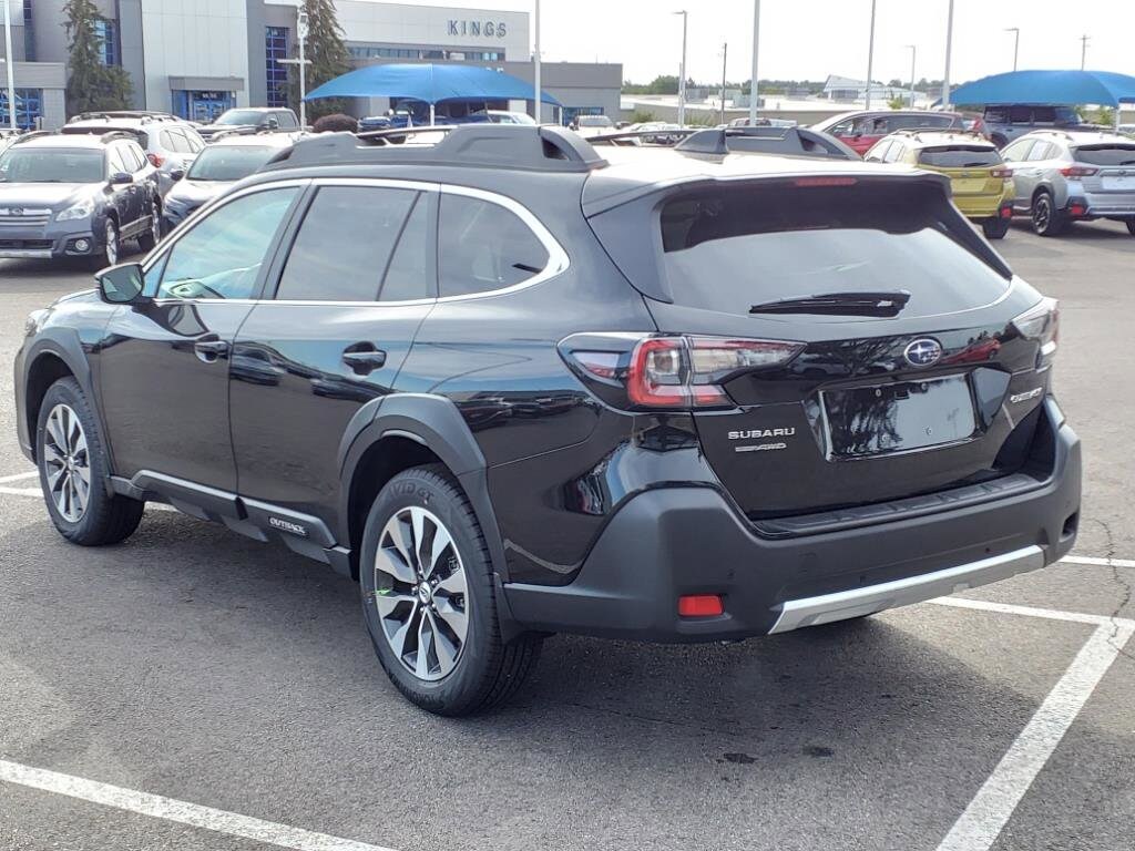 2025 Subaru Outback Limited photo 4