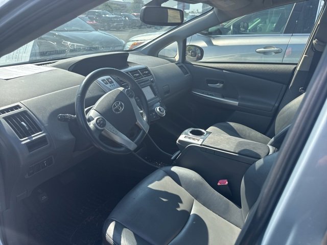 2014 Toyota Prius V Five photo 2