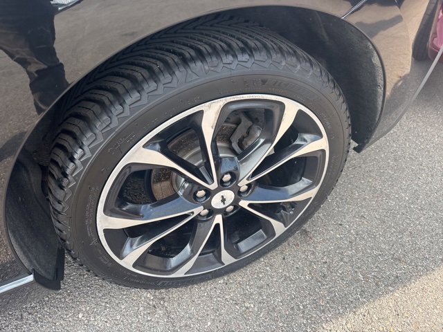 2019 Chevrolet Cruze Premier photo 2
