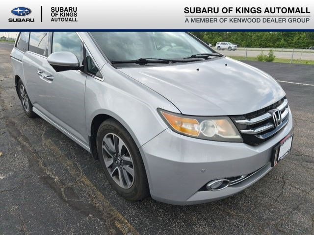 2015 Honda Odyssey Touring's photo