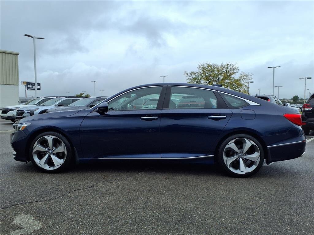 2018 Honda Accord Touring photo 3