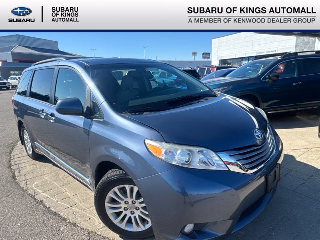 Used 2017 Toyota Sienna XLE 8 Passenger Van Passenger Van