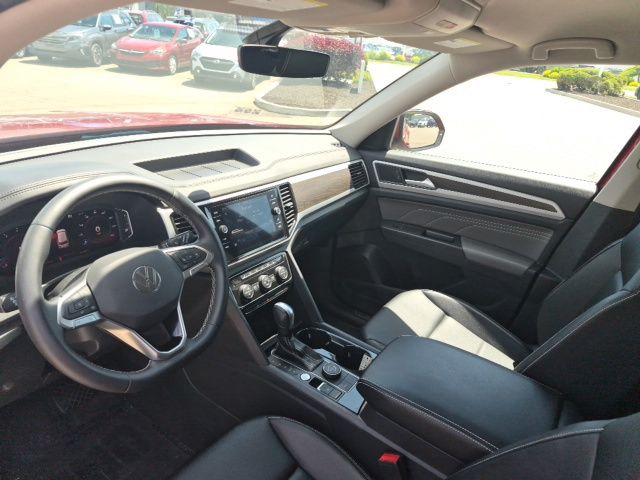 2023 Volkswagen Atlas SE w/Tech - Photo 10