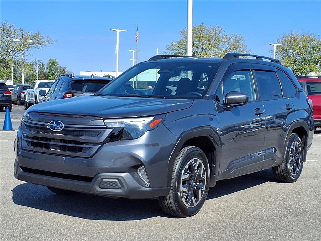 2025 Subaru Forester Premium photo 2