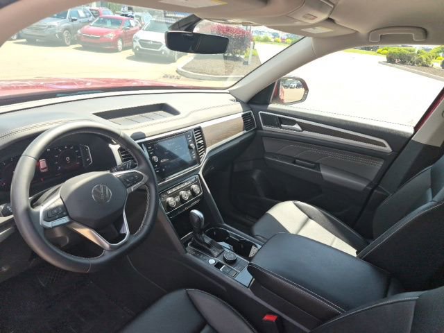 2023 Volkswagen Atlas SE w/Tech - Photo 10
