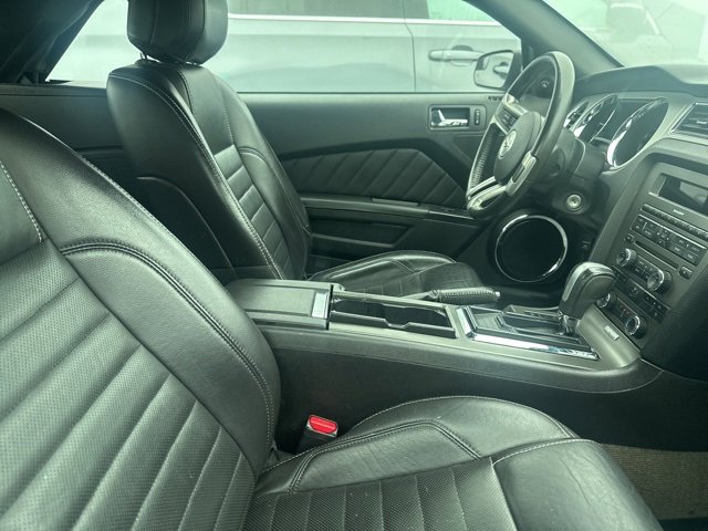 2014 Ford Mustang V6 Premium photo 3
